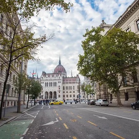 Exclusive * Budapesta